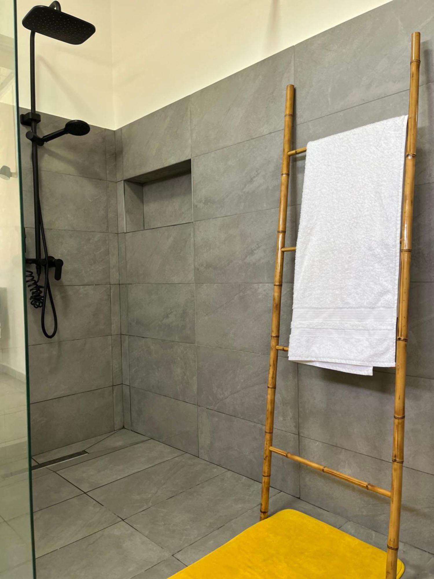 Cosy 2 Bedrooms Apts In Pereybere -Seasons Break Apartment Pereybere Beach エクステリア 写真