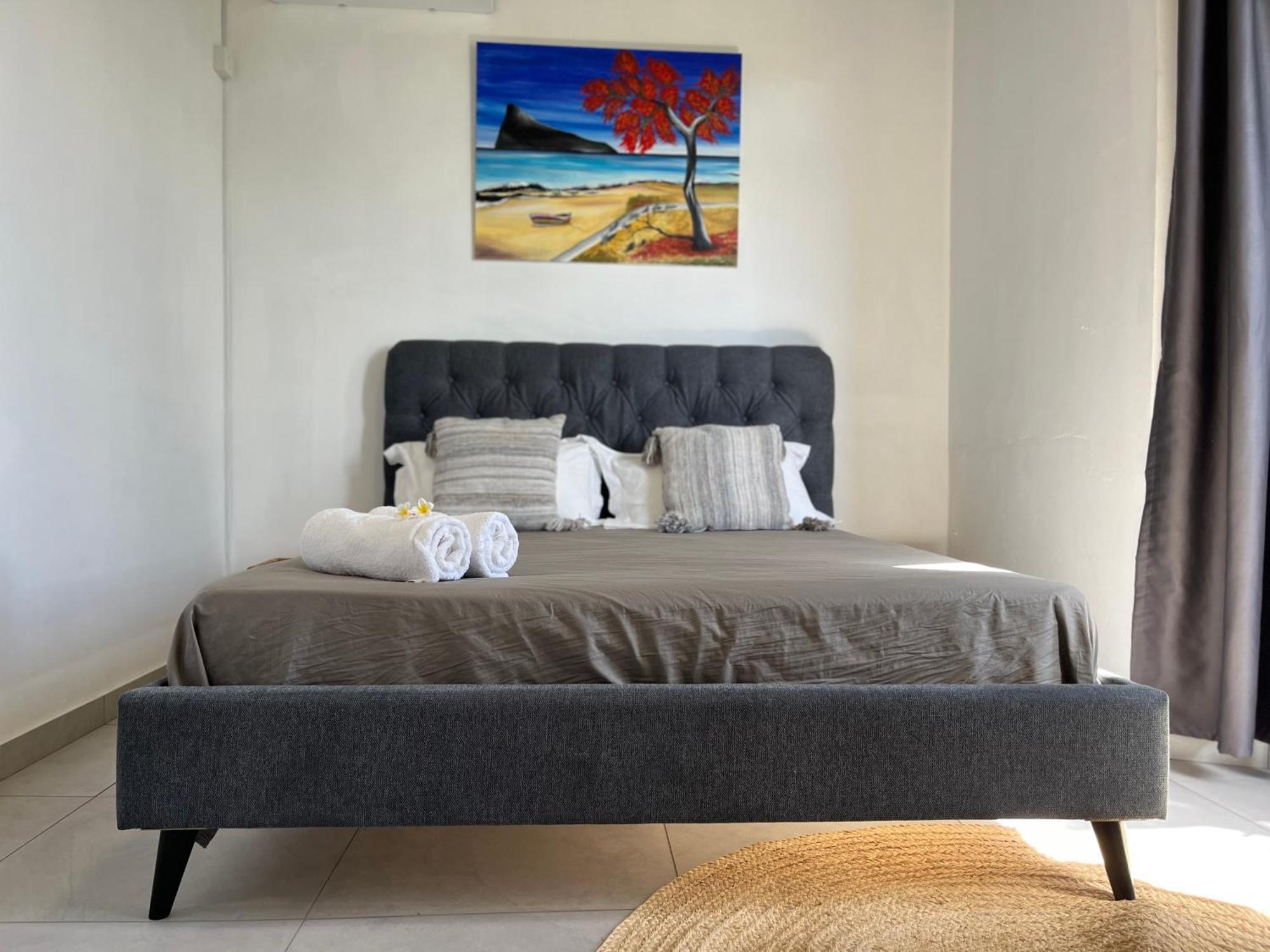 Cosy 2 Bedrooms Apts In Pereybere -Seasons Break Apartment Pereybere Beach エクステリア 写真