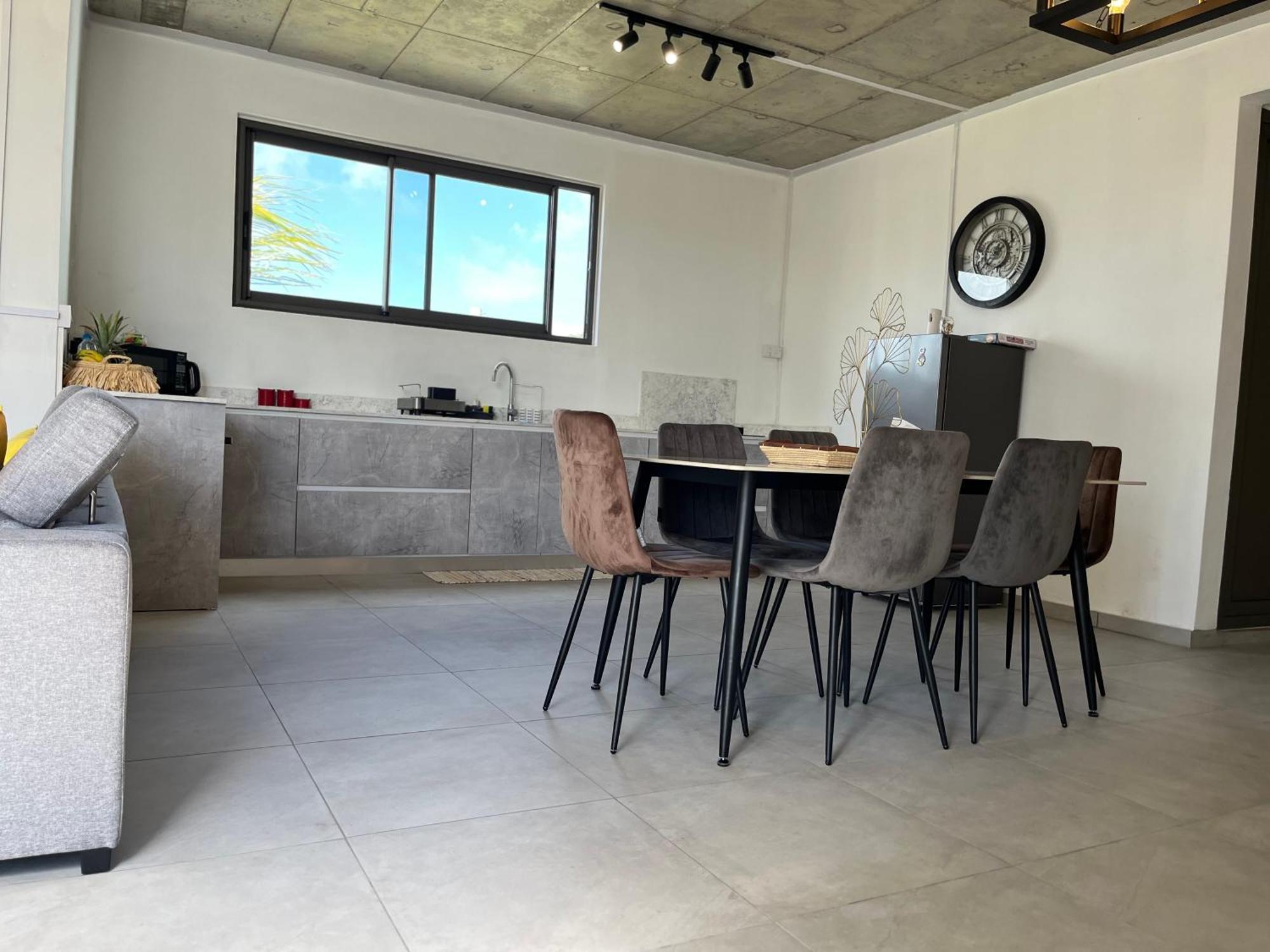 Cosy 2 Bedrooms Apts In Pereybere -Seasons Break Apartment Pereybere Beach エクステリア 写真
